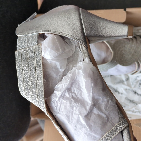 *NWT*Comfortview The Genevieve Pump - Picture 5 of 8